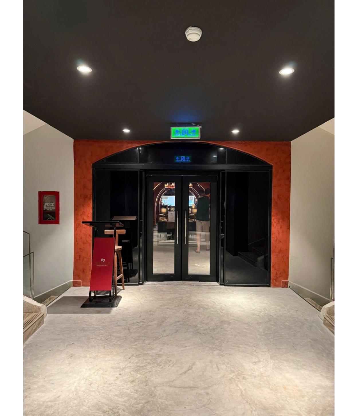 Nhà hàng Steak House - Tầng 3, Tòa nhà Vietcomreal, 68 Nguyễn Huệ, Quận 1, TPHCM